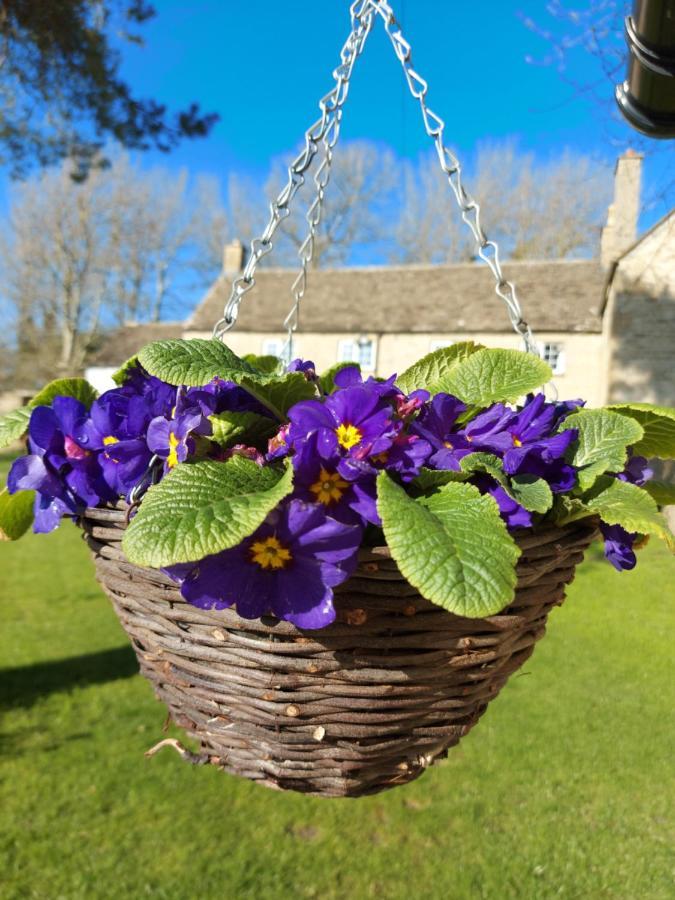 Thames Head Wharf - Historic Cotswold Cottage With Stunning Countryside Views Cirencester Esterno foto