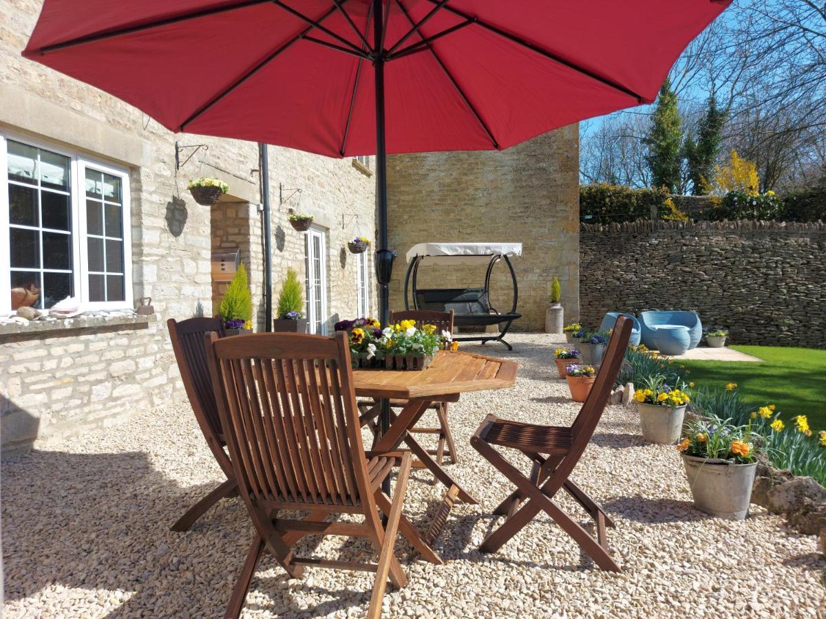 Thames Head Wharf - Historic Cotswold Cottage With Stunning Countryside Views Cirencester Esterno foto